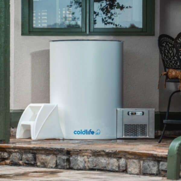 white cold life pro curve plunge with chiller and stepping stool